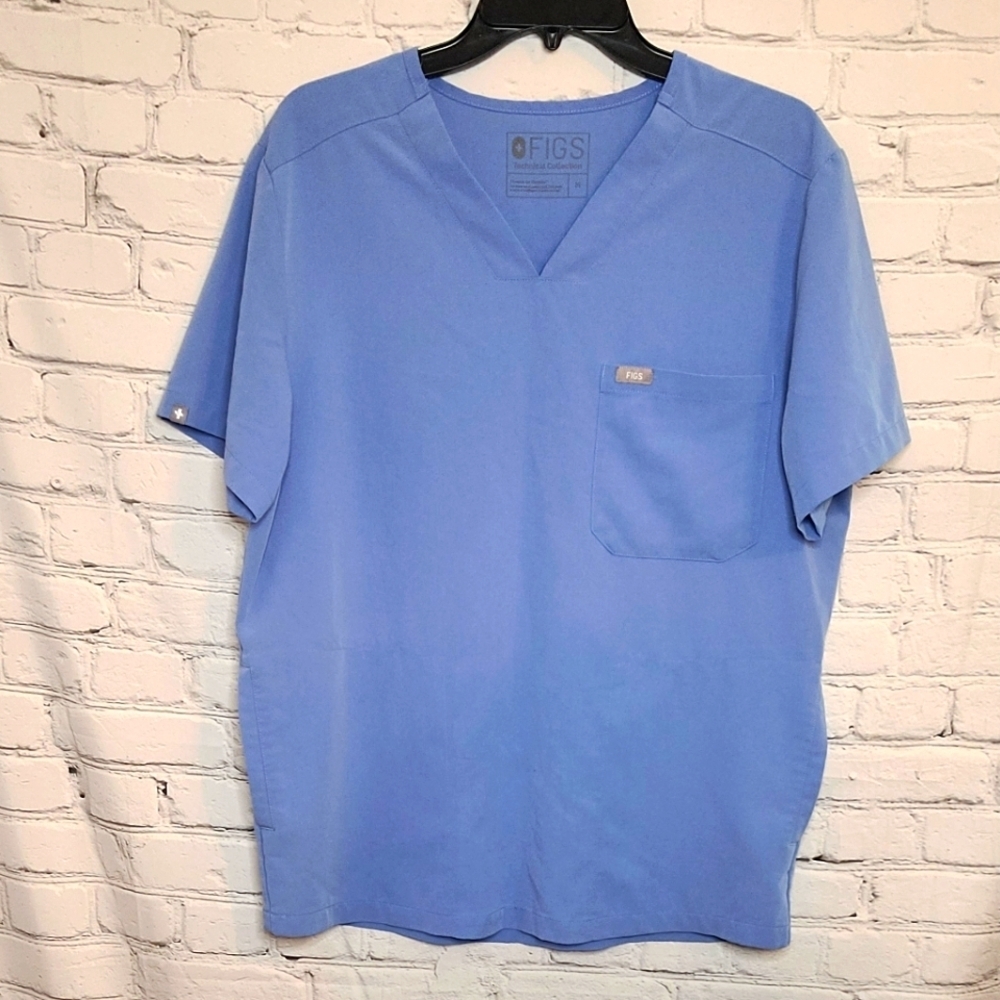 Women's Figs scrub top with 2 side pockets size medium